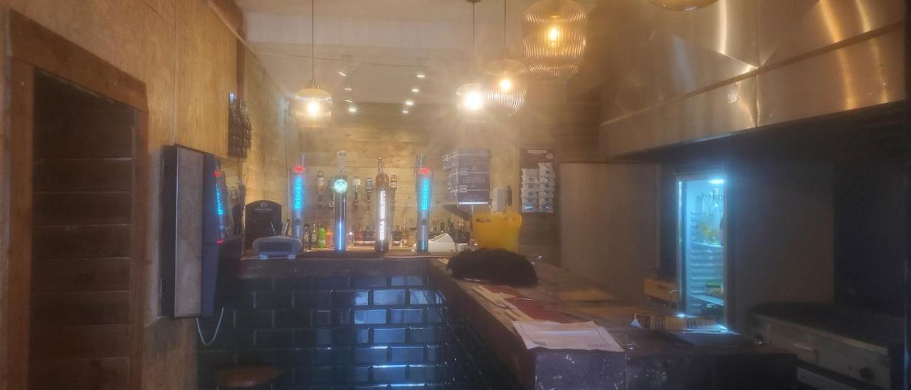 Blessington Road B&B & Lockinn Bar & Restaurant Liverpool Exterior photo